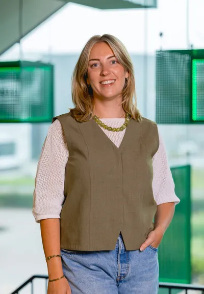Sanne van Domselaar, front- en backofficespecialist bij Profield