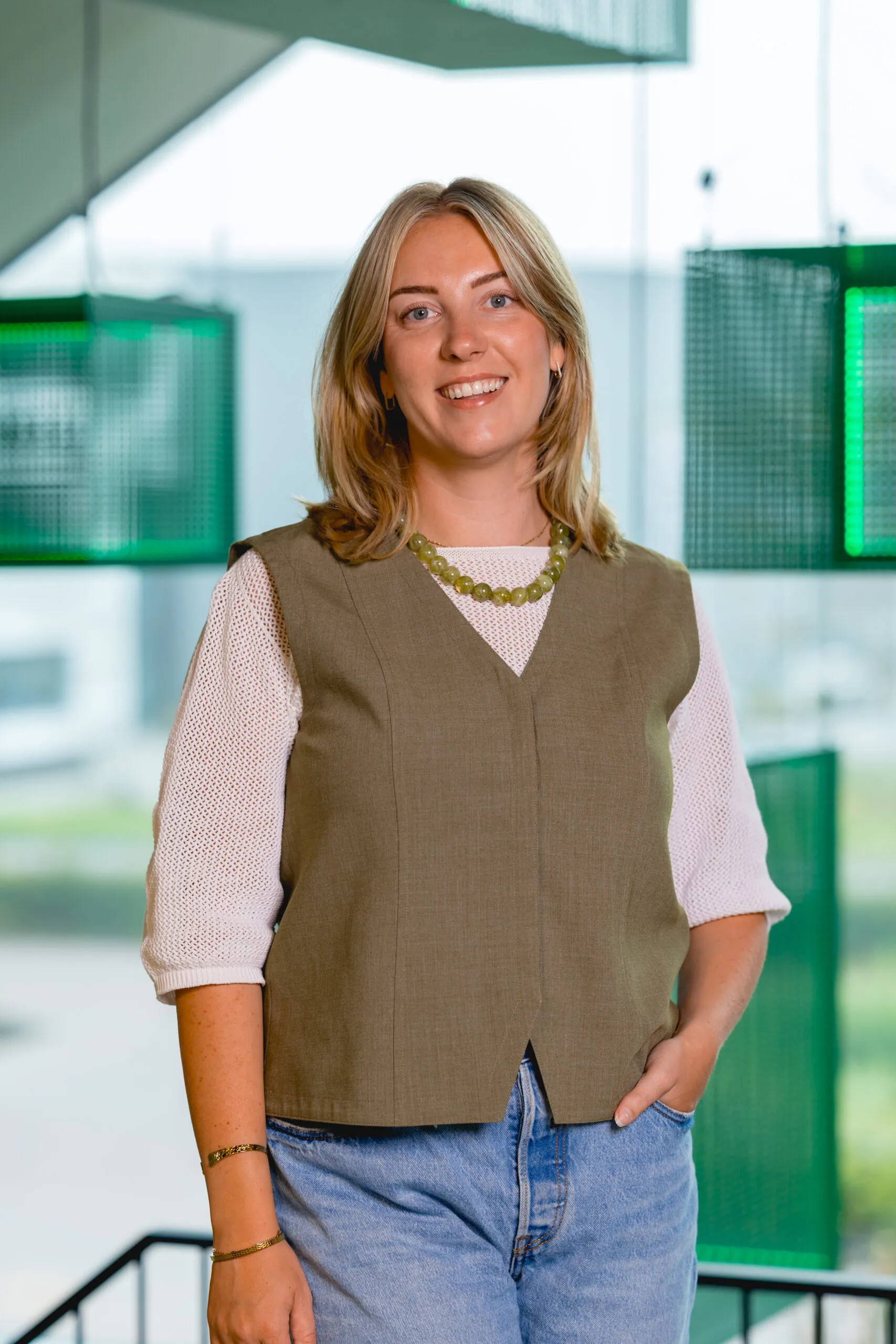 Sanne van Domselaar Sanne van Domselaar, front- en backoffice specialist bij Profield